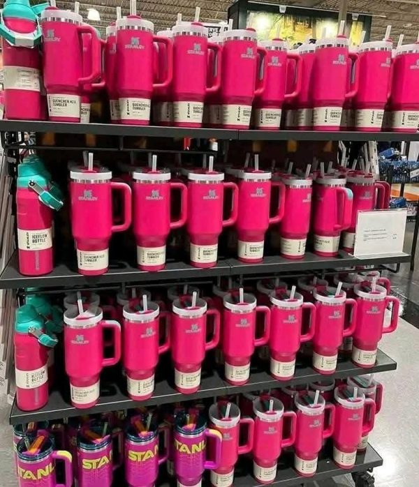 Starbucks cup pallet