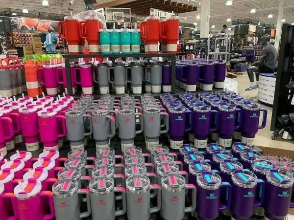 Starbucks cup pallet