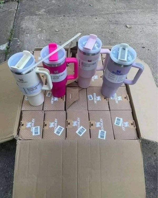 Starbucks cup pallet