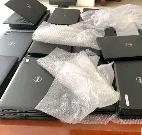 Laptop pallet