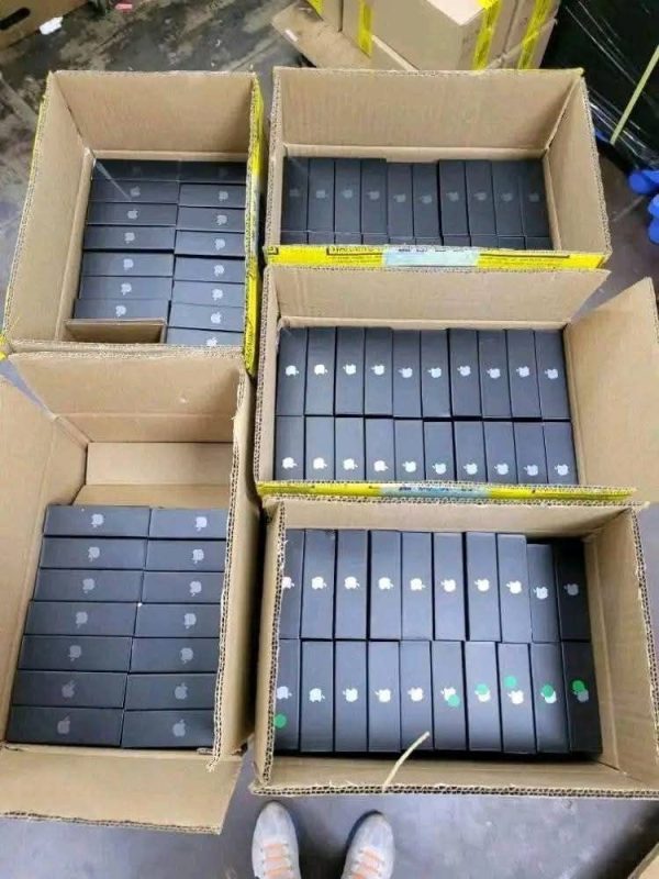 brand New IPHONE 16 pro max pallet